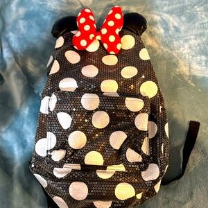Sequined Minnie Mouse Backpack from Disney Parks. Great condition!!